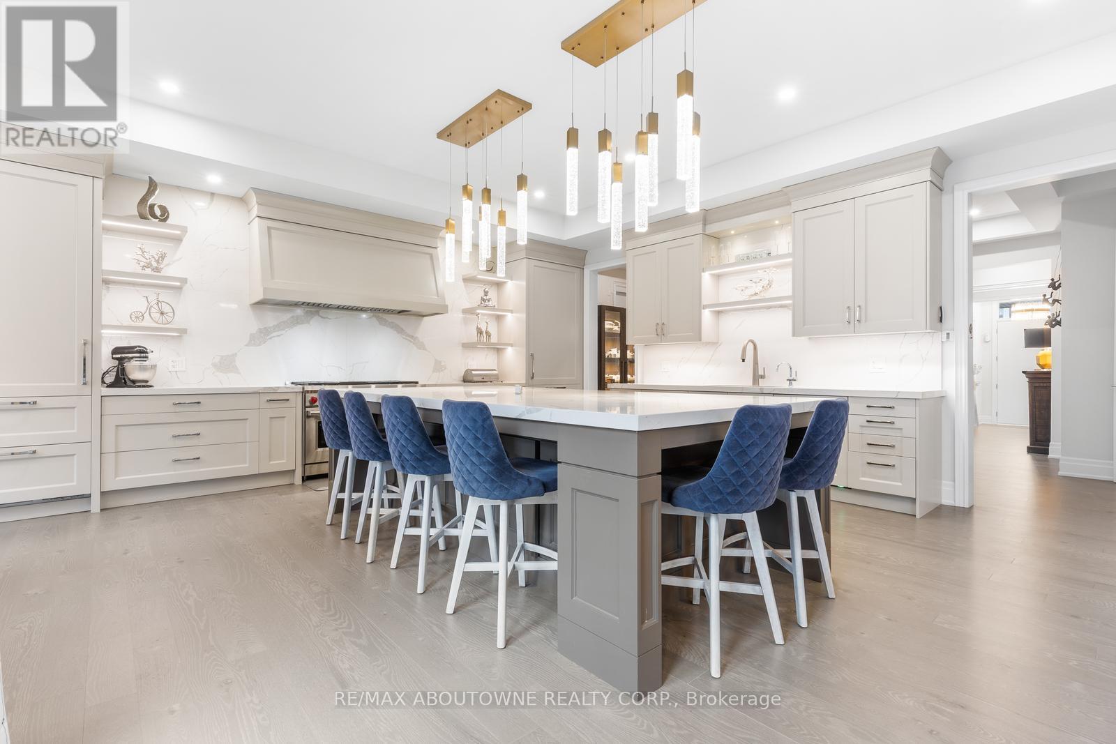 












1217 IRONBRIDGE ROAD

,
Oakville (GA Glen Abbey),




Ontario
L6M5M5

