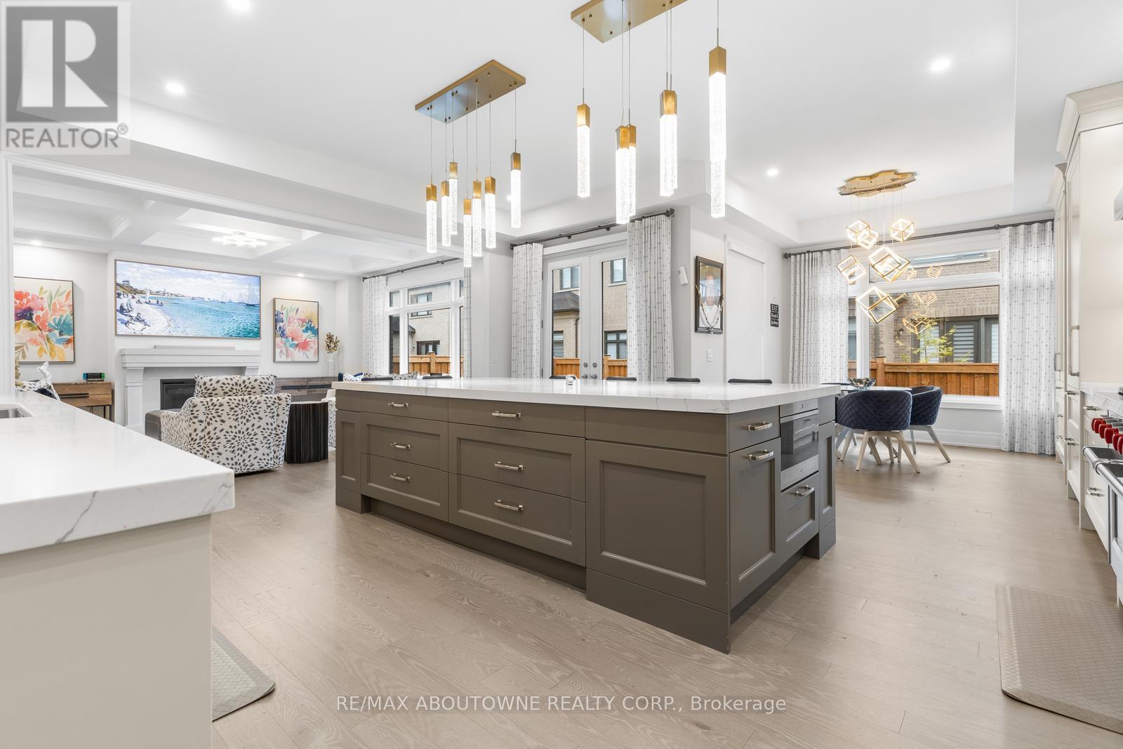 












1217 IRONBRIDGE ROAD

,
Oakville (GA Glen Abbey),




Ontario
L6M5M5

