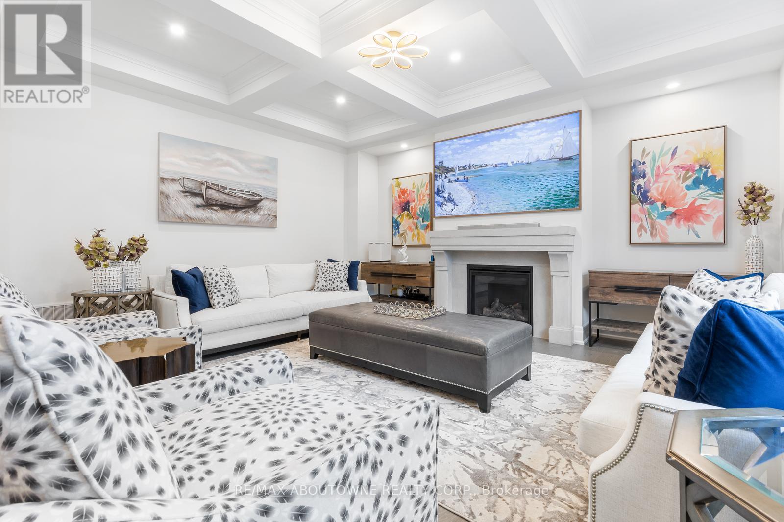 












1217 IRONBRIDGE ROAD

,
Oakville (GA Glen Abbey),




Ontario
L6M5M5


