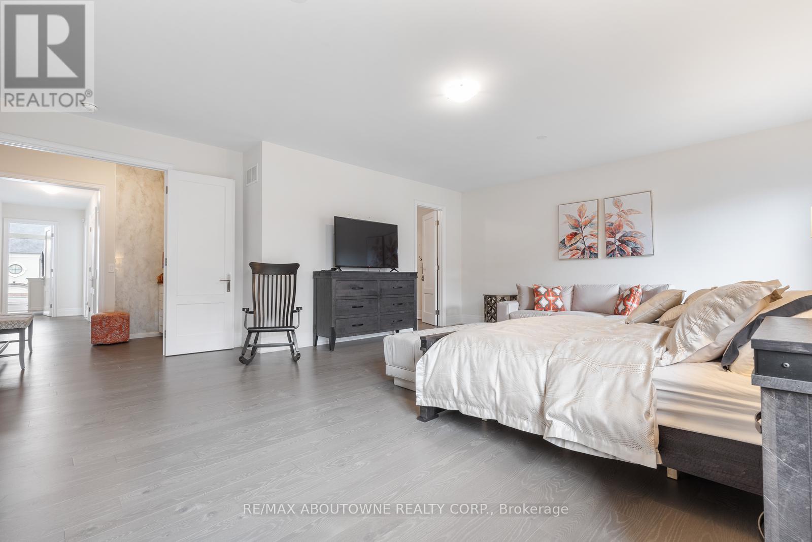 












1217 IRONBRIDGE ROAD

,
Oakville (GA Glen Abbey),




Ontario
L6M5M5

