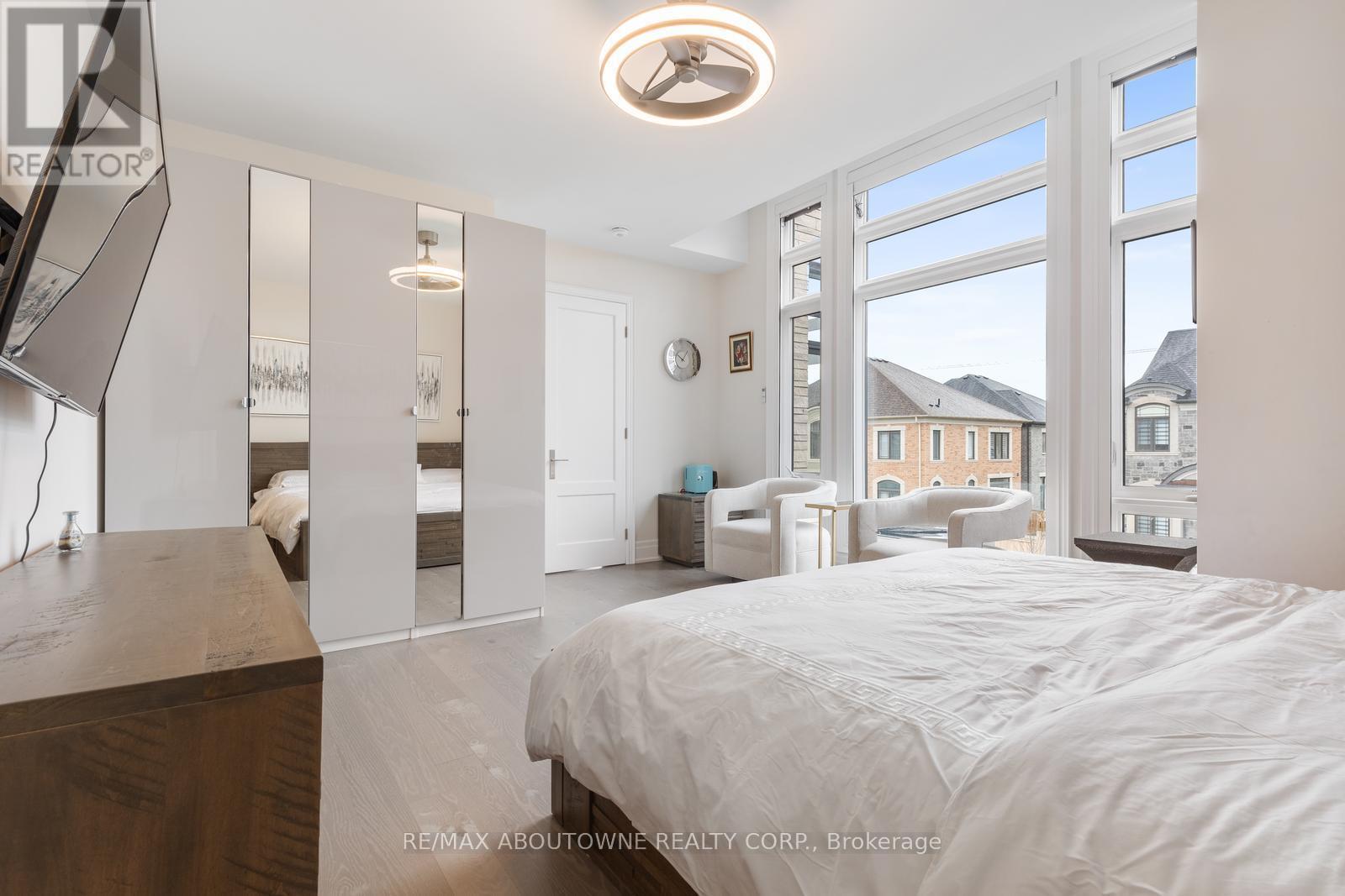 












1217 IRONBRIDGE ROAD

,
Oakville (GA Glen Abbey),




Ontario
L6M5M5

