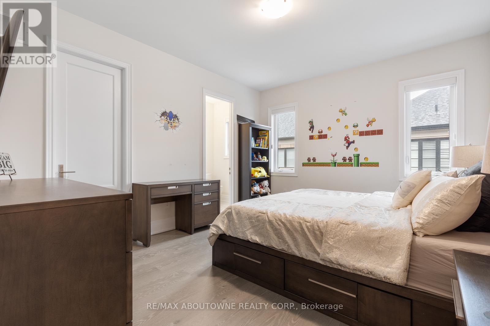 












1217 IRONBRIDGE ROAD

,
Oakville (GA Glen Abbey),




Ontario
L6M5M5

