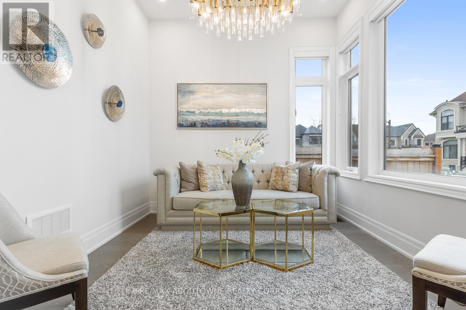 












1217 IRONBRIDGE ROAD

,
Oakville (GA Glen Abbey),




Ontario
L6M5M5

