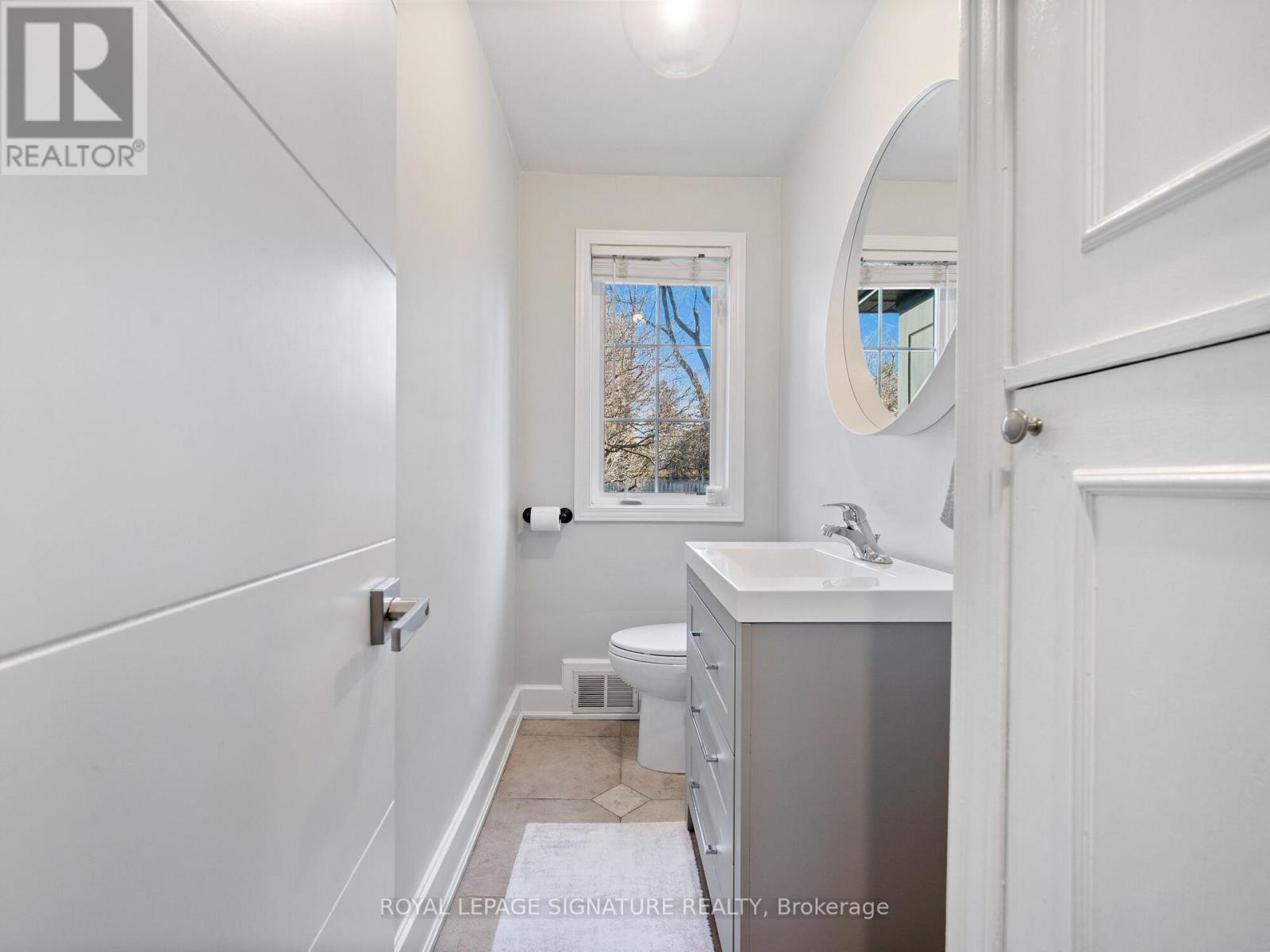 












1445 ISLINGTON AVENUE

,
Toronto (Edenbridge-Humber Valley),




Ontario
M9A3K8

