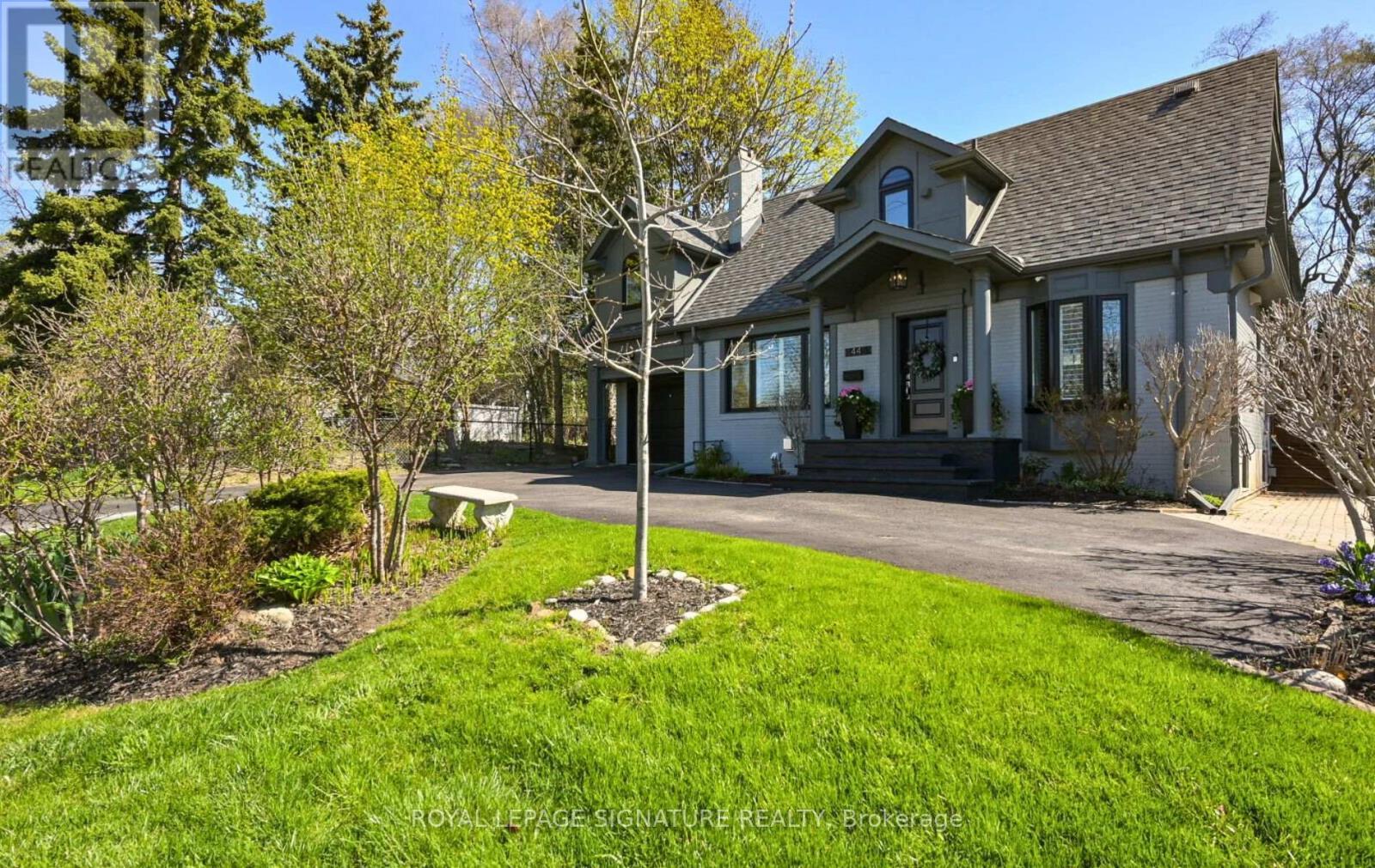 












1445 ISLINGTON AVENUE

,
Toronto (Edenbridge-Humber Valley),




Ontario
M9A3K8

