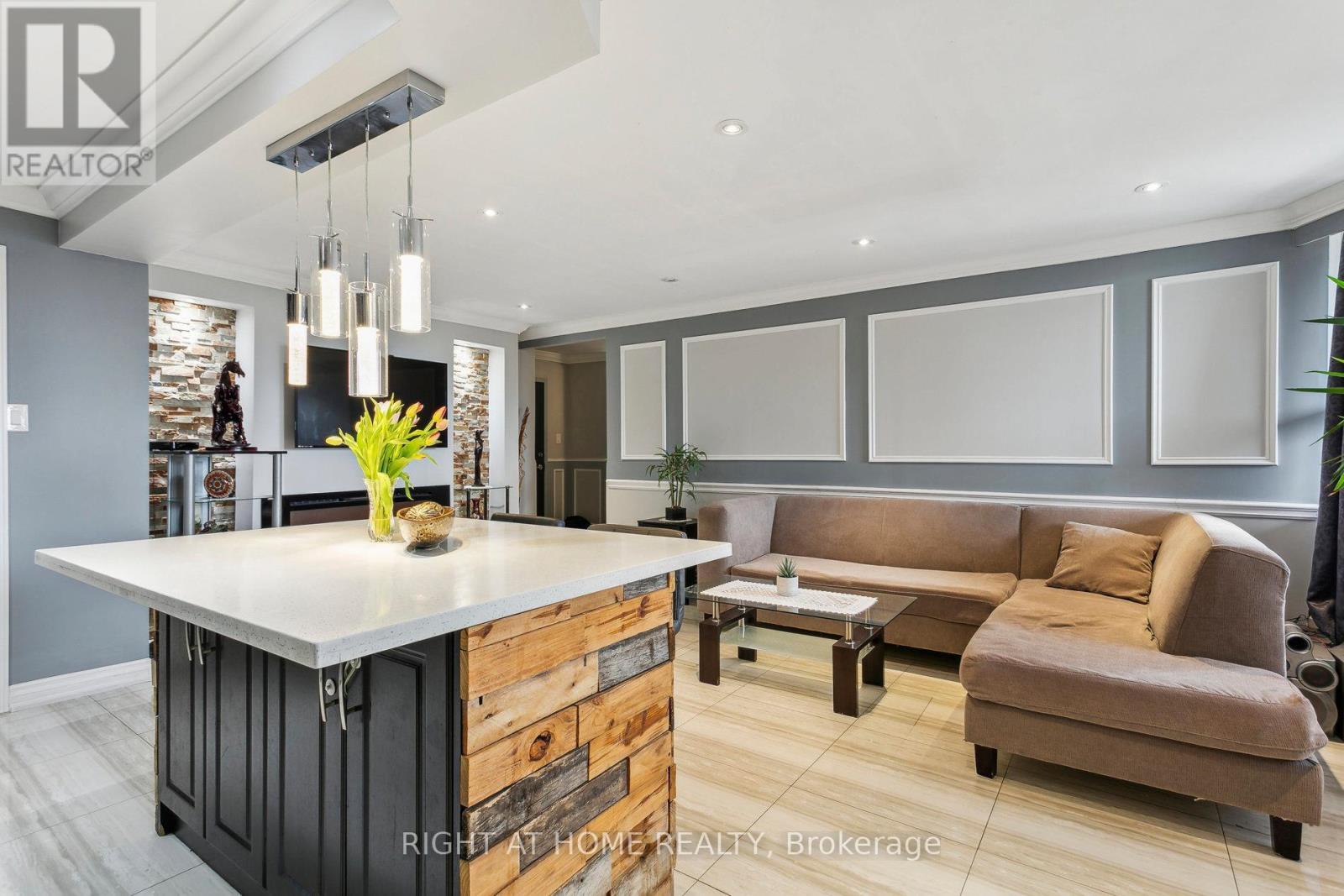 












1616 - 451 THE WEST MALL

,
Toronto (Etobicoke West Mall),




Ontario
M9C1G1

