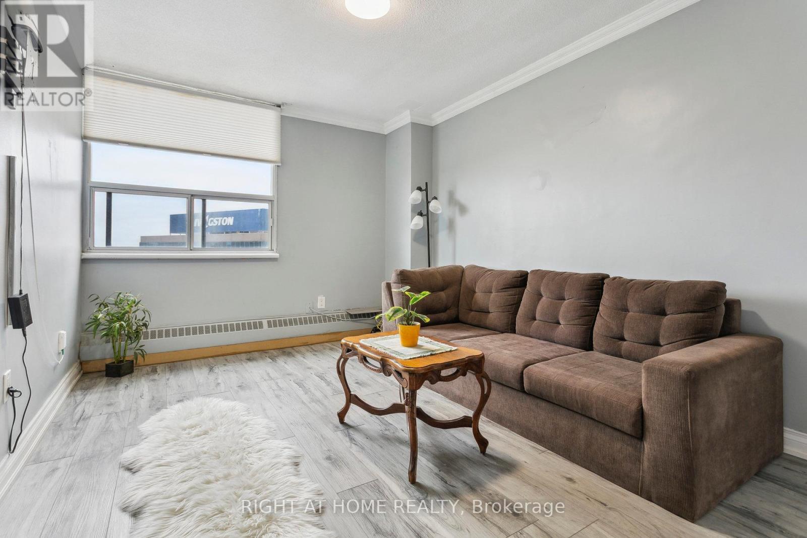












1616 - 451 THE WEST MALL

,
Toronto (Etobicoke West Mall),




Ontario
M9C1G1

