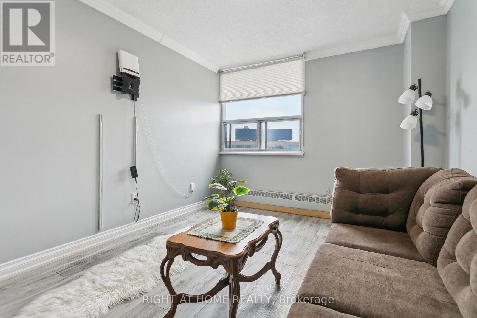 












1616 - 451 THE WEST MALL

,
Toronto (Etobicoke West Mall),




Ontario
M9C1G1

