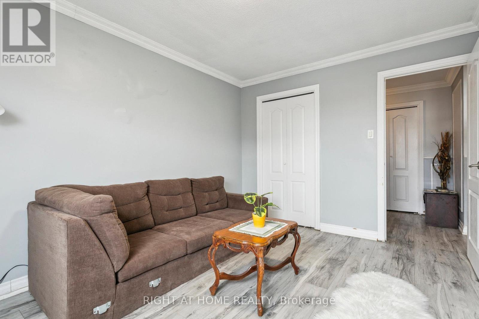 












1616 - 451 THE WEST MALL

,
Toronto (Etobicoke West Mall),




Ontario
M9C1G1

