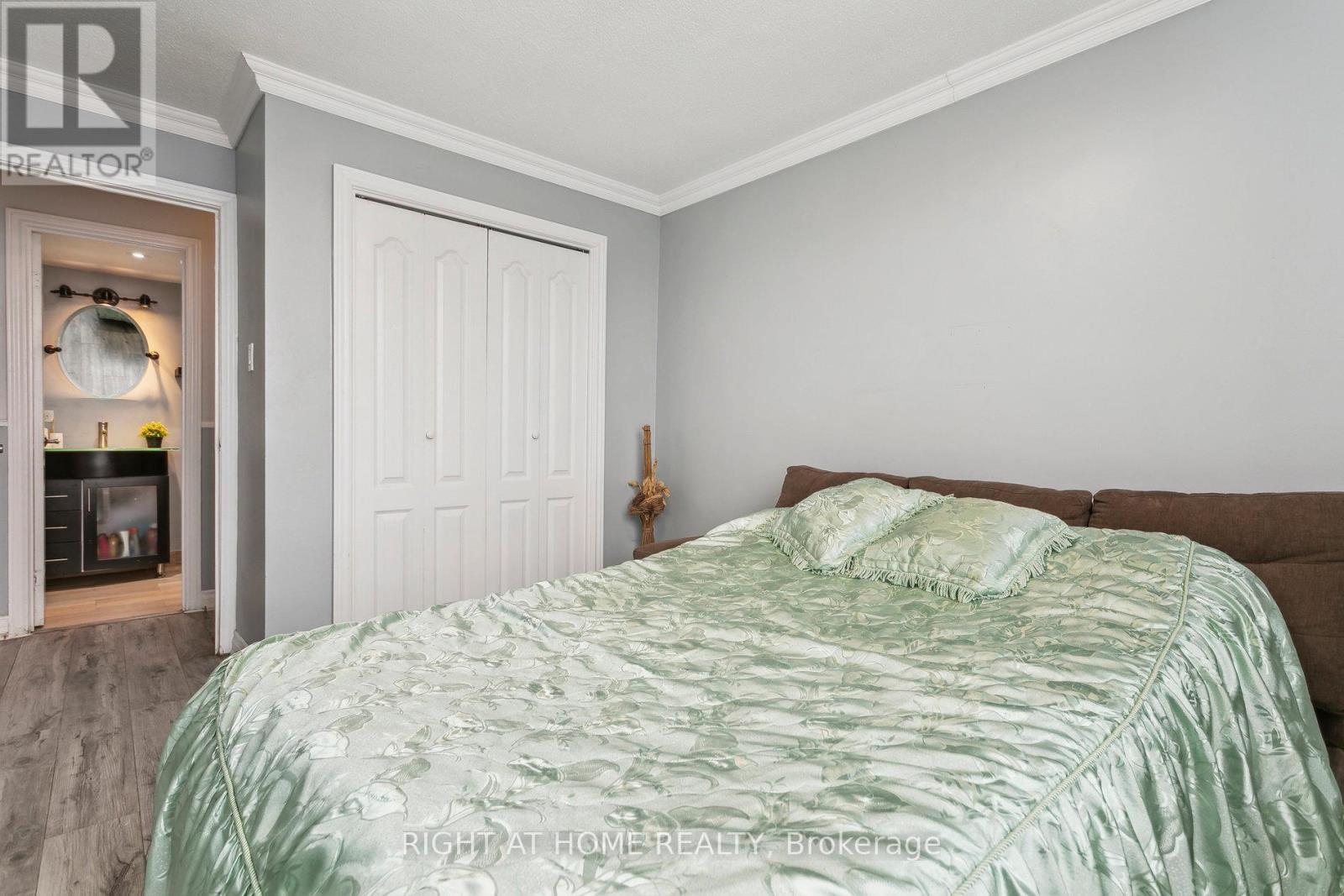 












1616 - 451 THE WEST MALL

,
Toronto (Etobicoke West Mall),




Ontario
M9C1G1

