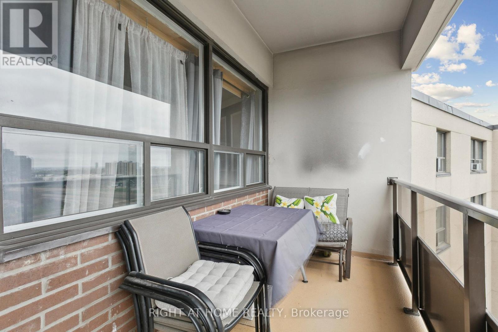 












1616 - 451 THE WEST MALL

,
Toronto (Etobicoke West Mall),




Ontario
M9C1G1

