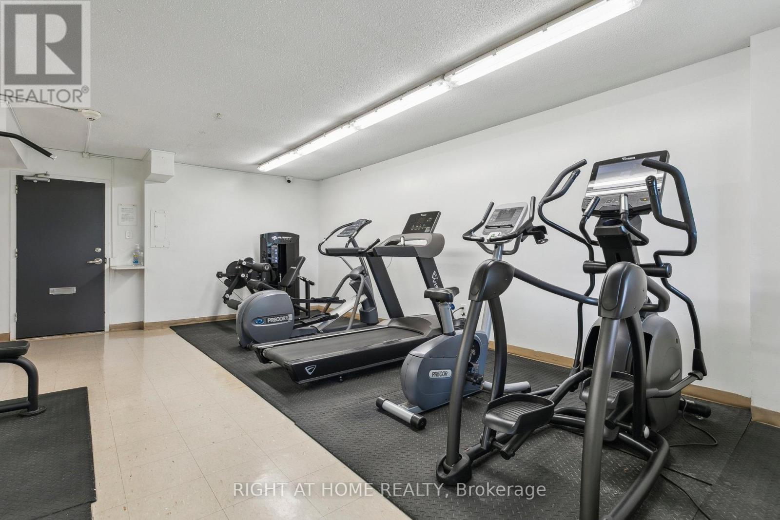 












1616 - 451 THE WEST MALL

,
Toronto (Etobicoke West Mall),




Ontario
M9C1G1

