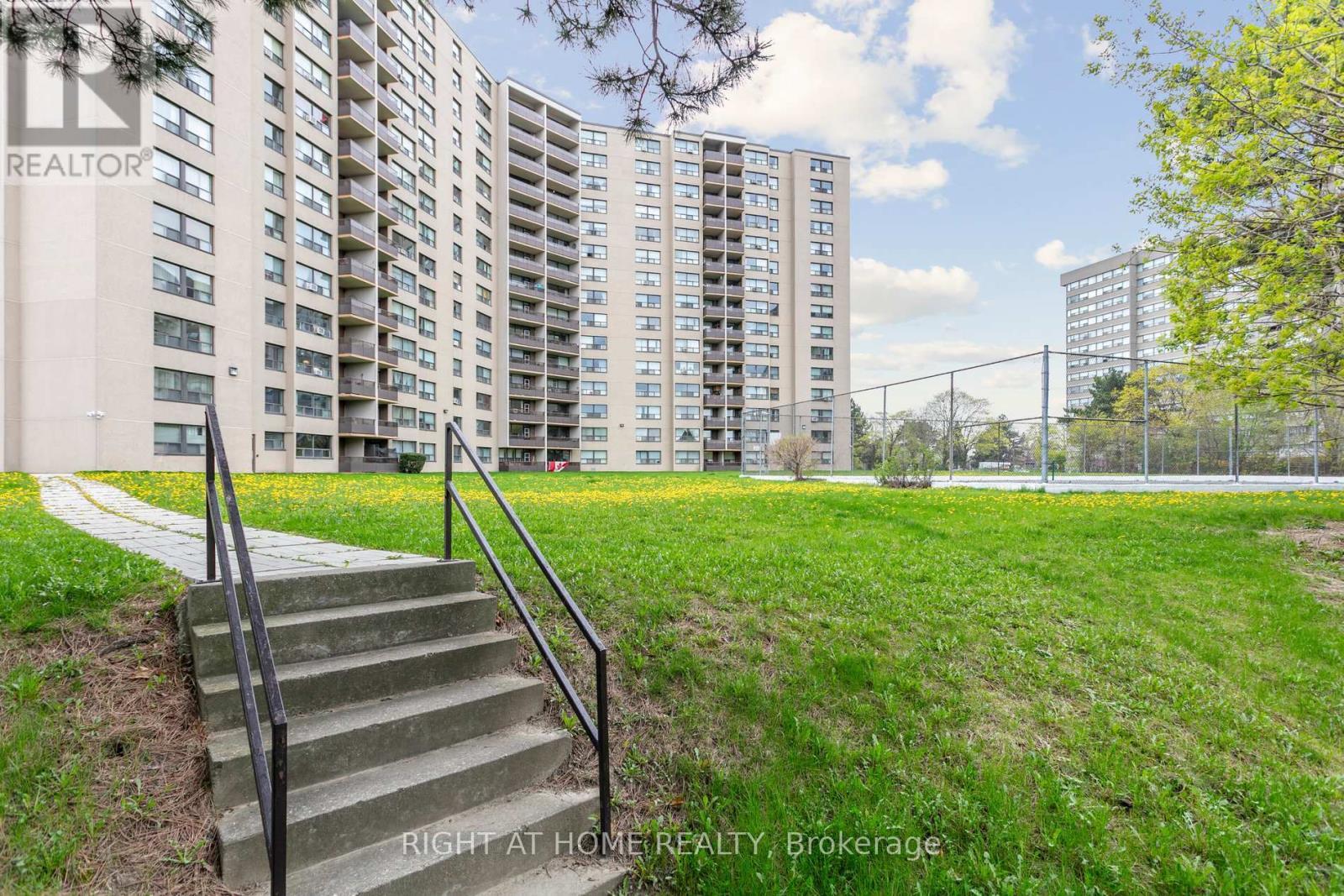 












1616 - 451 THE WEST MALL

,
Toronto (Etobicoke West Mall),




Ontario
M9C1G1

