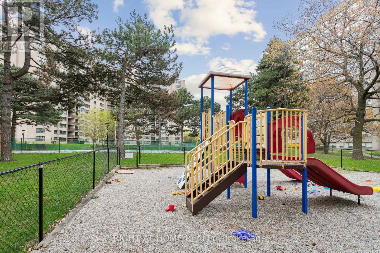 












1616 - 451 THE WEST MALL

,
Toronto (Etobicoke West Mall),




Ontario
M9C1G1

