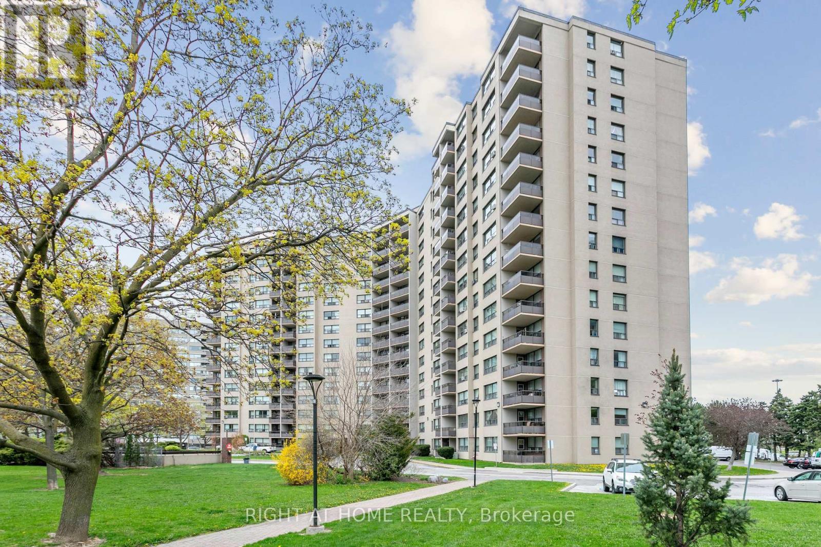 












1616 - 451 THE WEST MALL

,
Toronto (Etobicoke West Mall),




Ontario
M9C1G1

