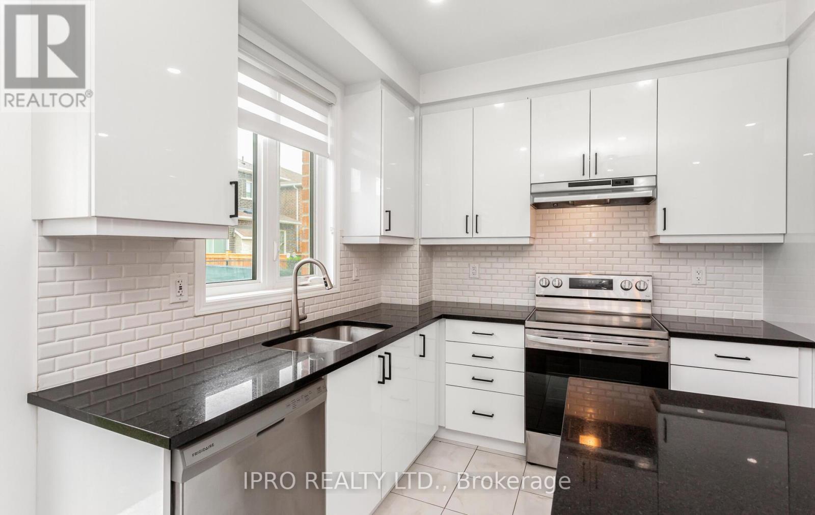 












539 BELLFLOWER COURT

,
Milton (MI Rural Milton),




Ontario
L9T1W5

