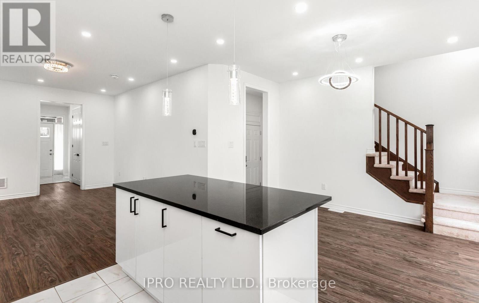 












539 BELLFLOWER COURT

,
Milton (MI Rural Milton),




Ontario
L9T1W5


