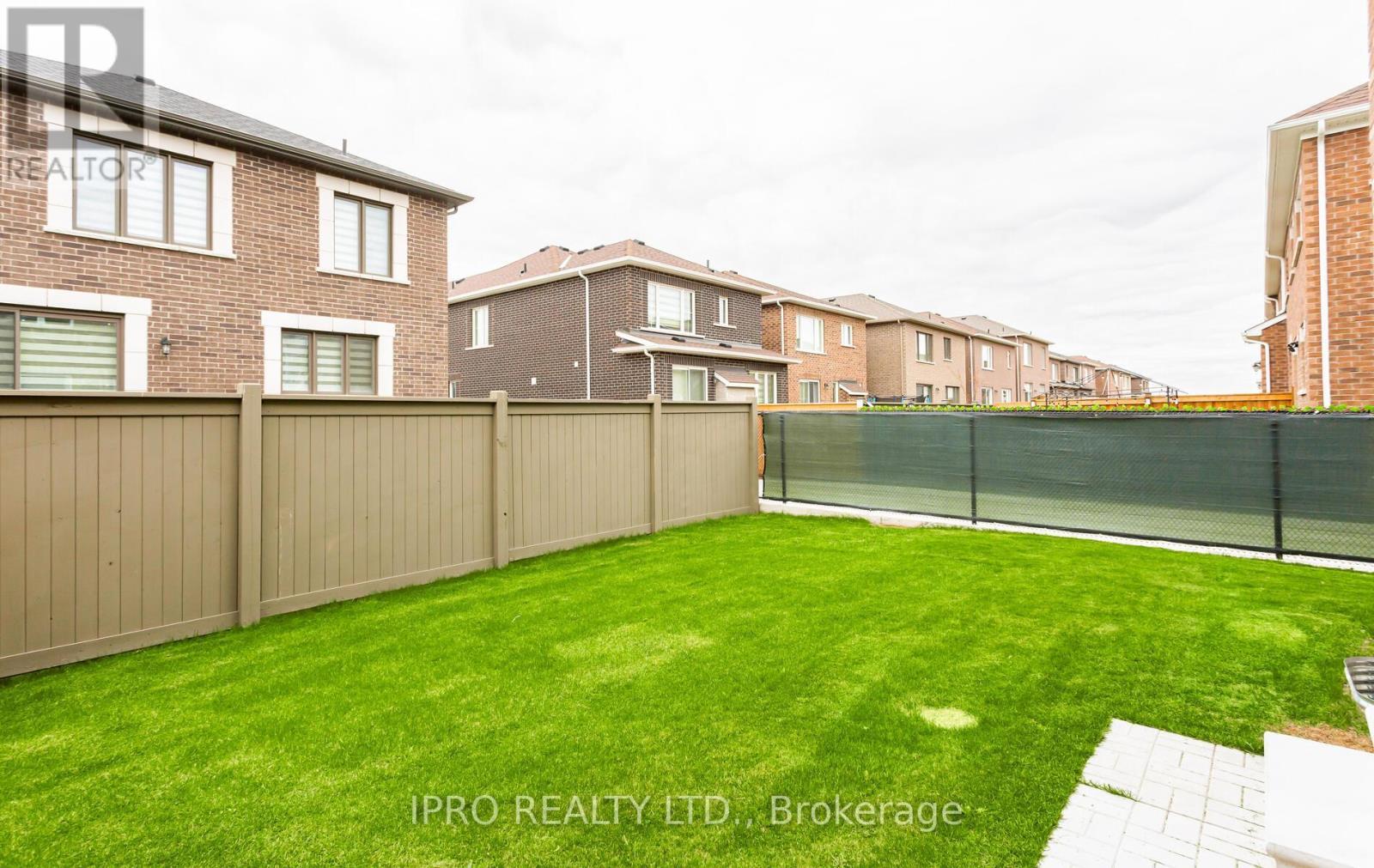 












539 BELLFLOWER COURT

,
Milton (MI Rural Milton),




Ontario
L9T1W5

