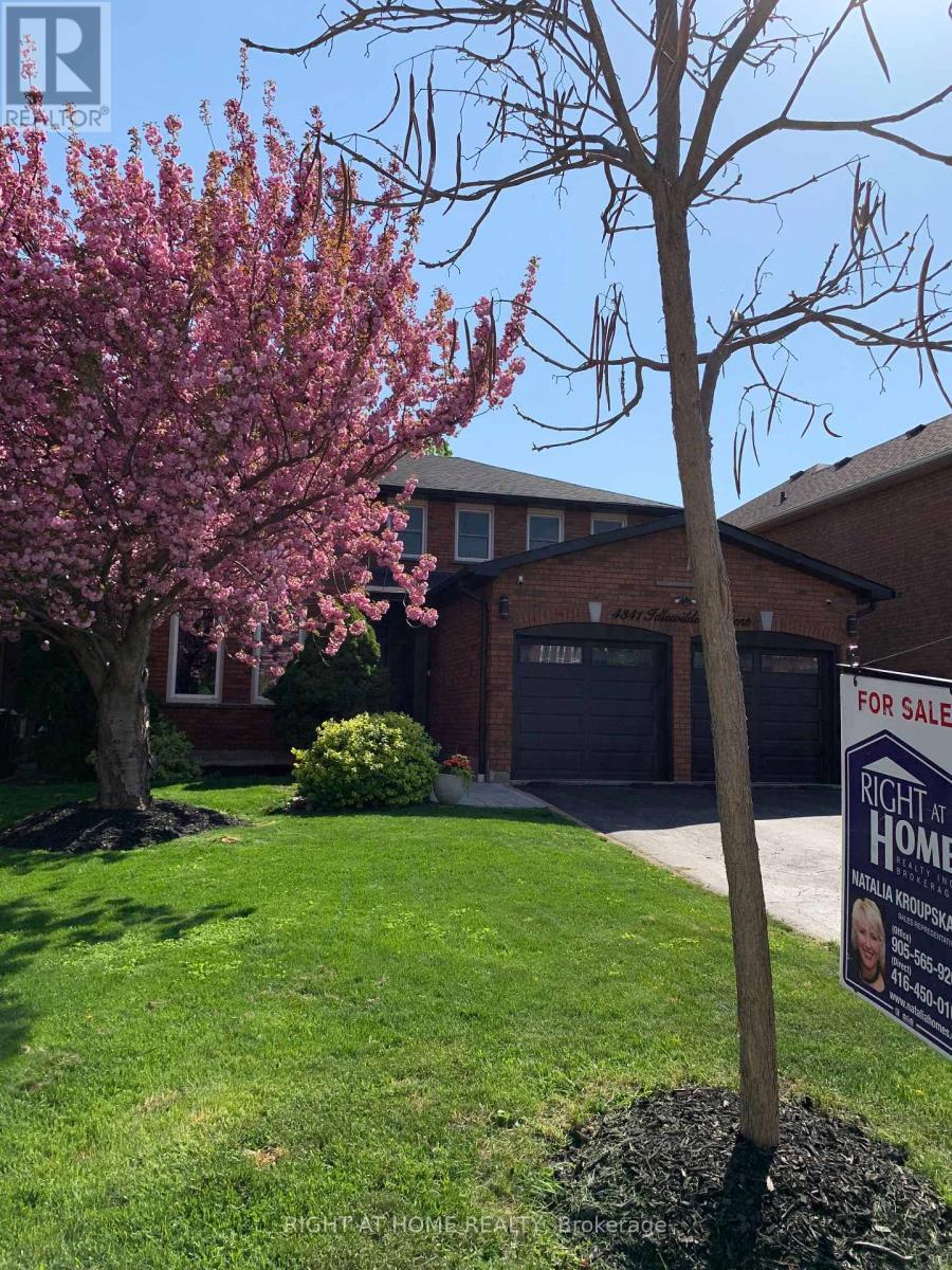 












4341 IDLEWILDE CRESCENT

,
Mississauga (Central Erin Mills),




Ontario
L5M4E2

