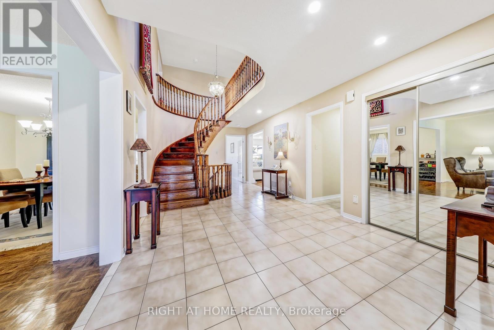 












4341 IDLEWILDE CRESCENT

,
Mississauga (Central Erin Mills),




Ontario
L5M4E2

