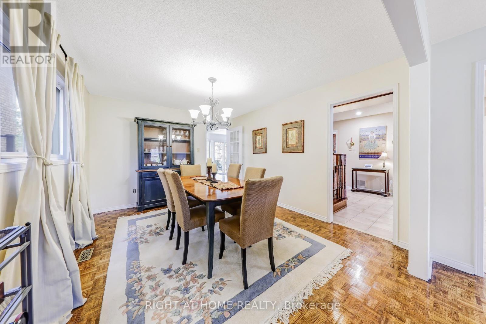 












4341 IDLEWILDE CRESCENT

,
Mississauga (Central Erin Mills),




Ontario
L5M4E2

