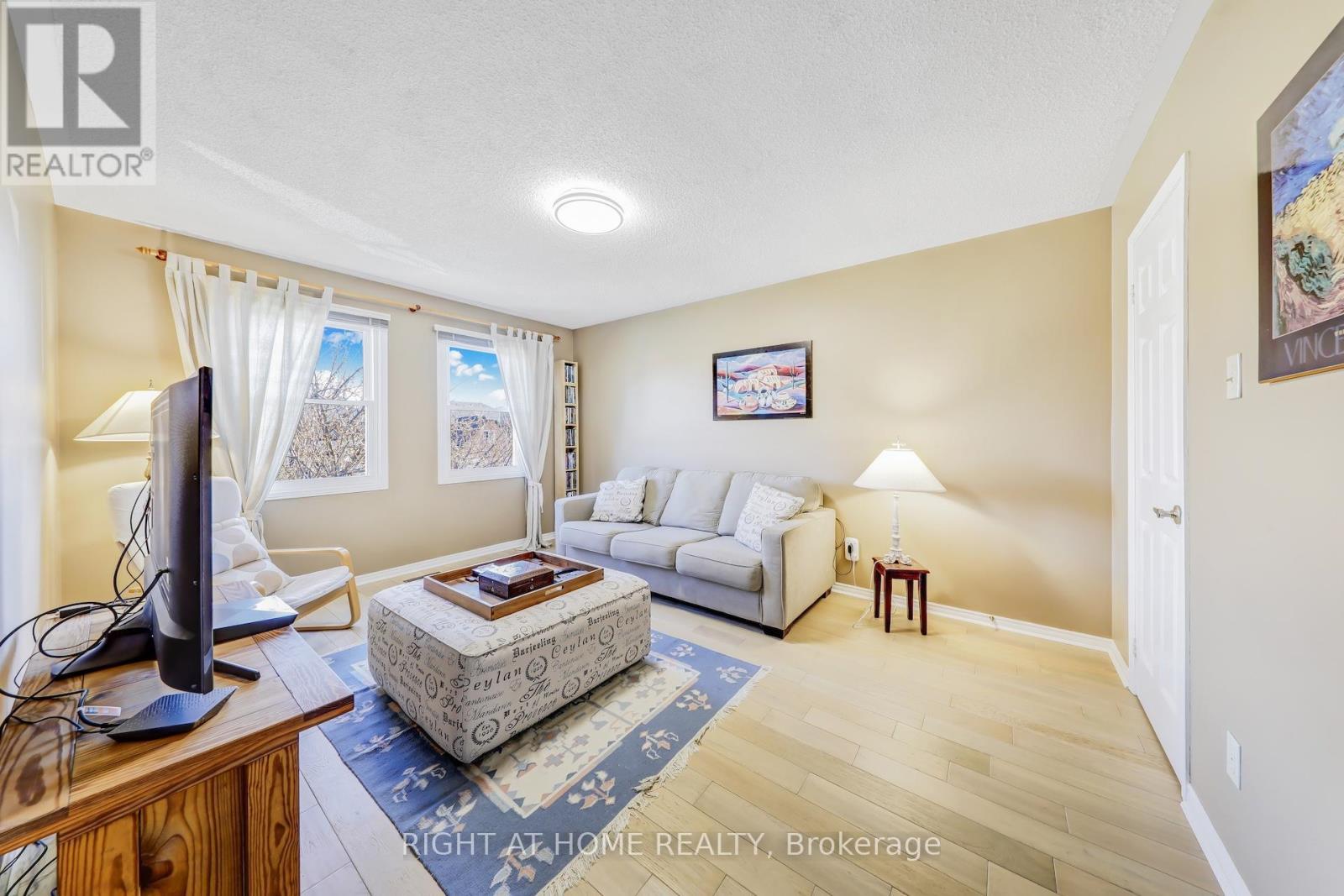 












4341 IDLEWILDE CRESCENT

,
Mississauga (Central Erin Mills),




Ontario
L5M4E2

