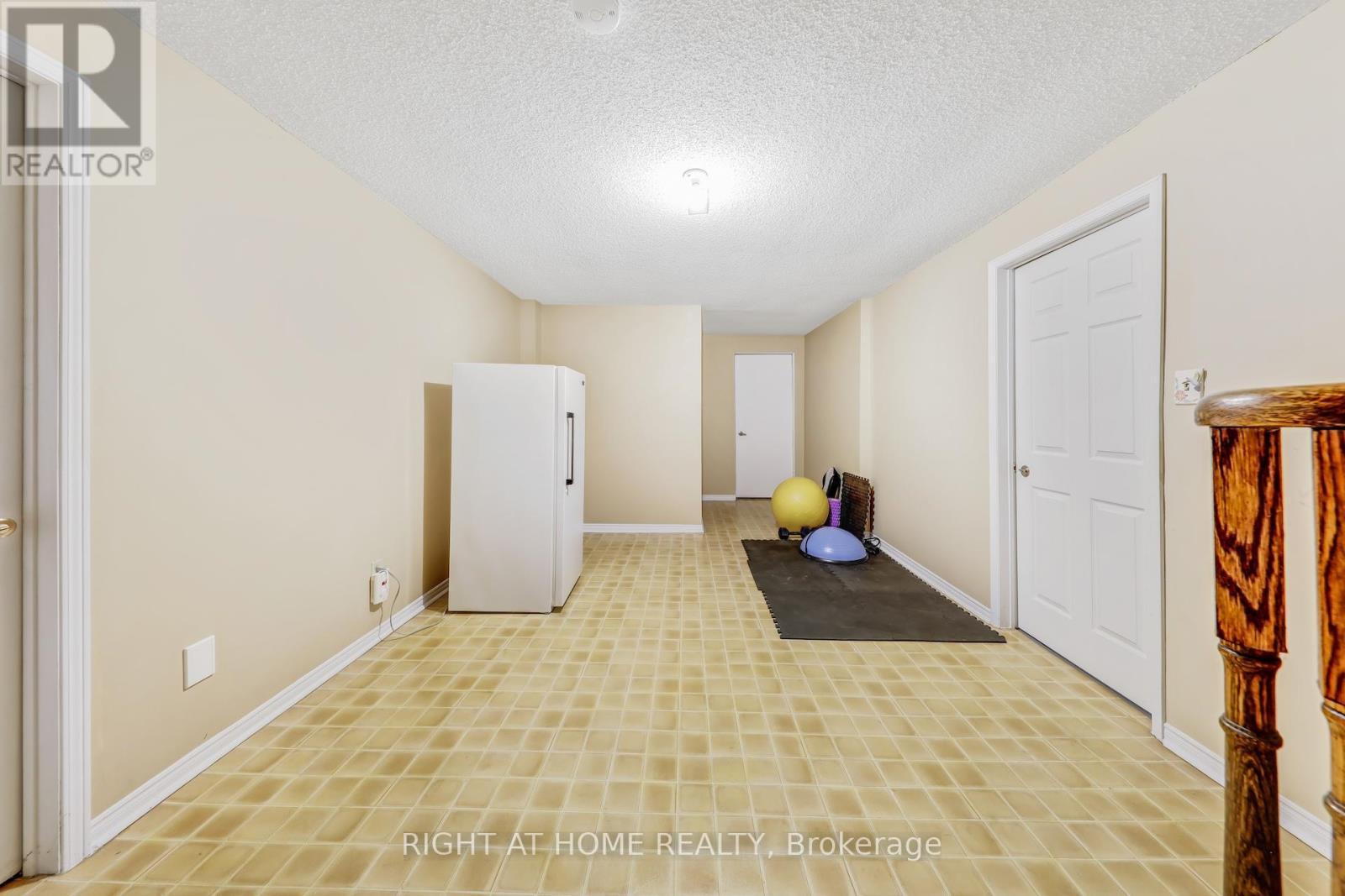 












4341 IDLEWILDE CRESCENT

,
Mississauga (Central Erin Mills),




Ontario
L5M4E2

