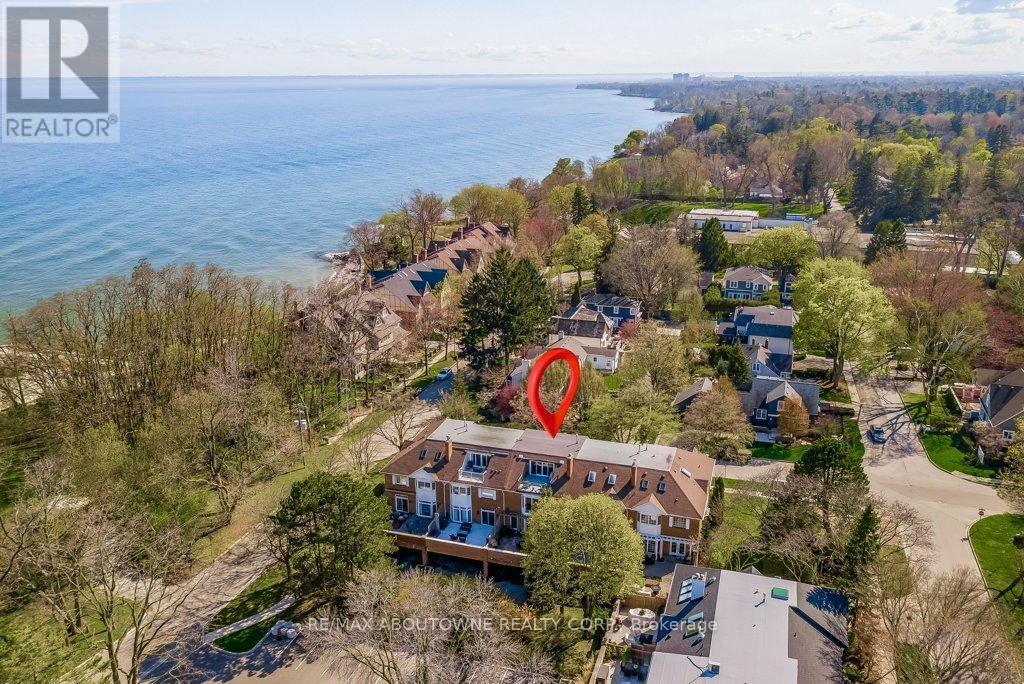 












21 CHISHOLM STREET

,
Oakville (CO Central),




Ontario
L6K3W2

