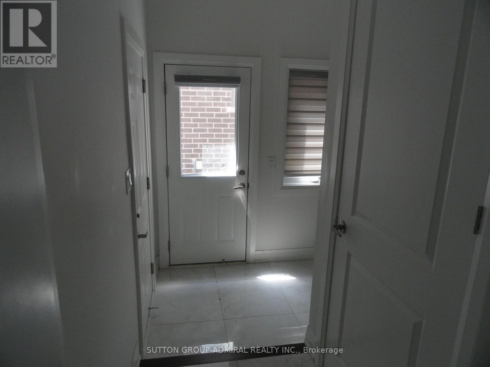 












37 JURA CRESCENT

,
Brampton (Toronto Gore Rural Estate),




Ontario
L6P0J4

