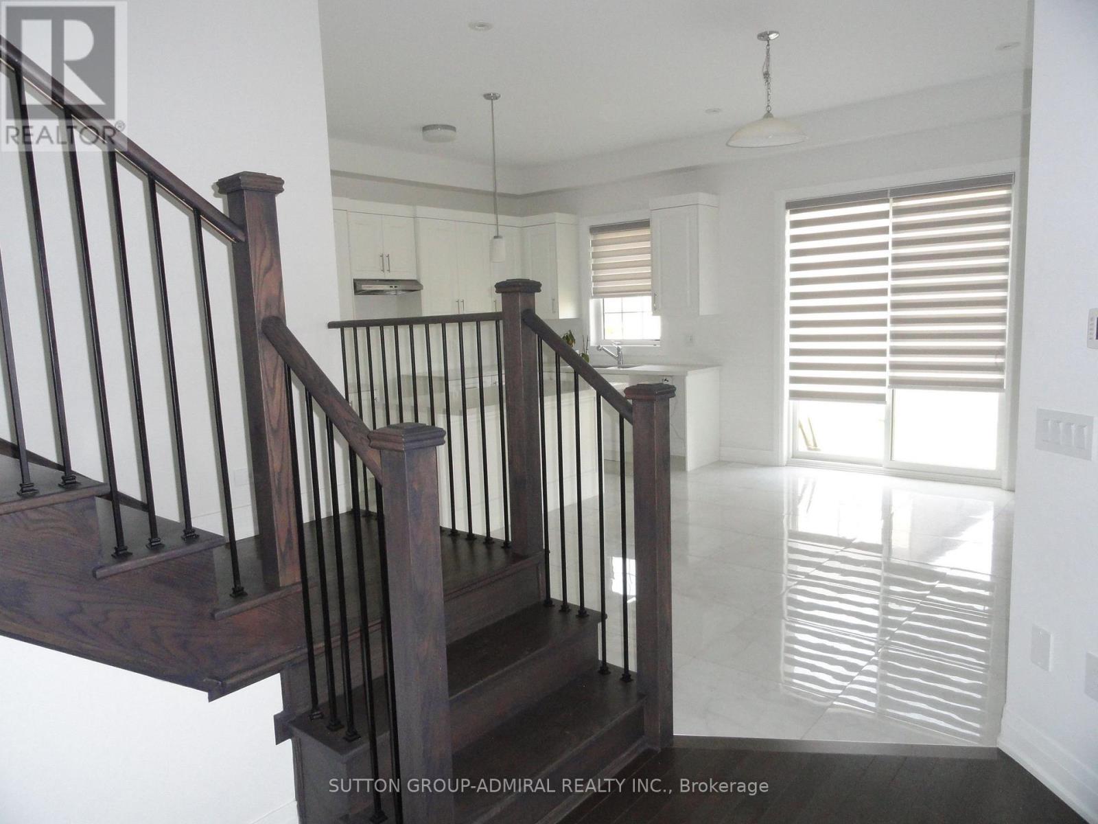 












37 JURA CRESCENT

,
Brampton (Toronto Gore Rural Estate),




Ontario
L6P0J4

