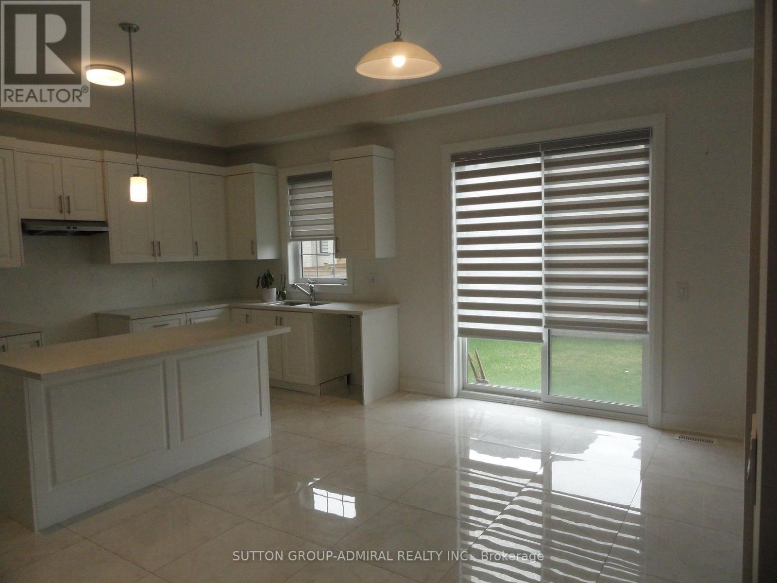












37 JURA CRESCENT

,
Brampton (Toronto Gore Rural Estate),




Ontario
L6P0J4

