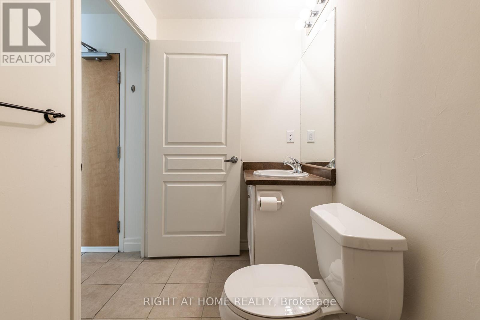 












1102 - 5 MARINE PARADE DRIVE

,
Toronto (Mimico),




Ontario
M8V4B4

