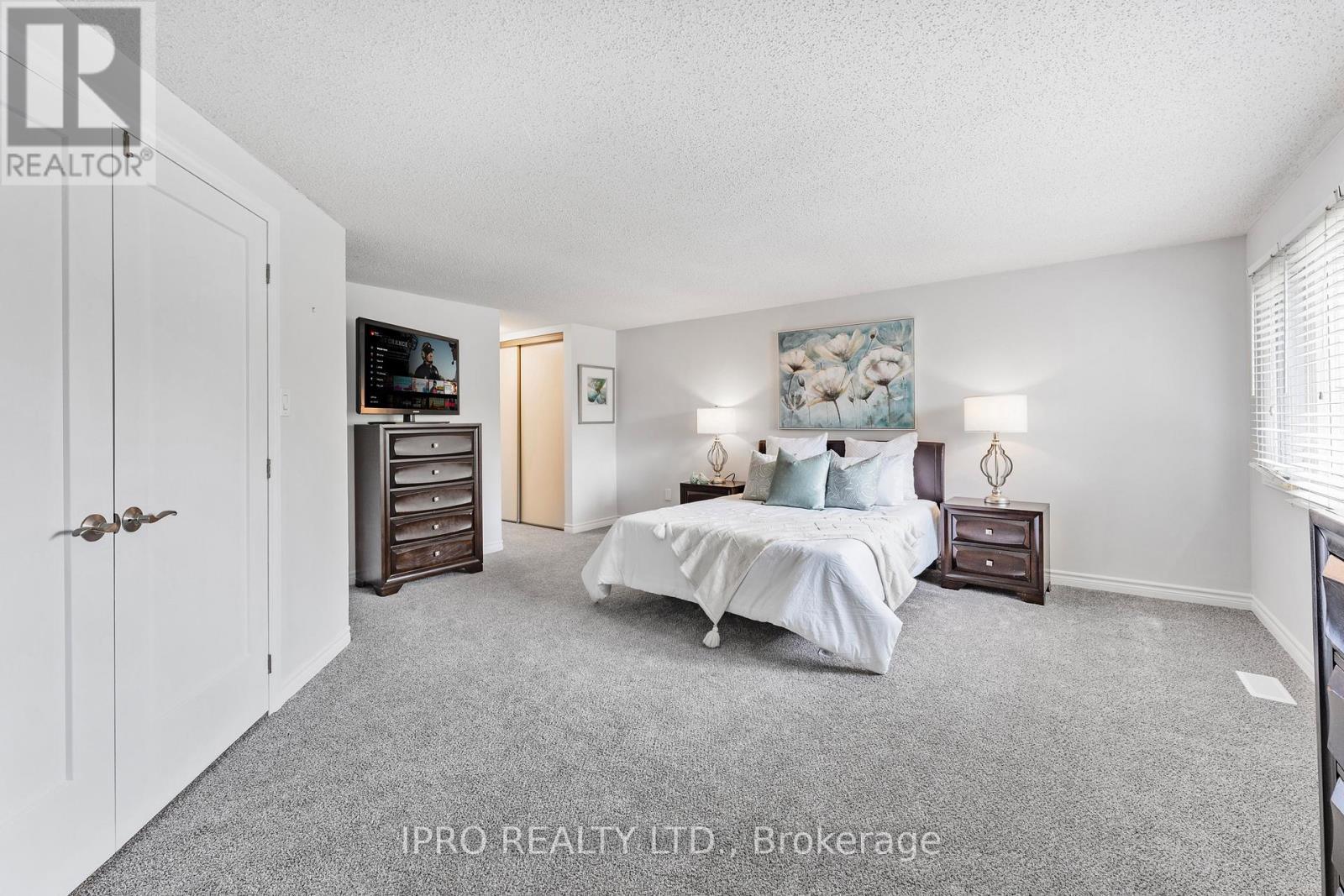 












6811 EDENWOOD DRIVE

,
Mississauga (Meadowvale),




Ontario
L5N3X9

