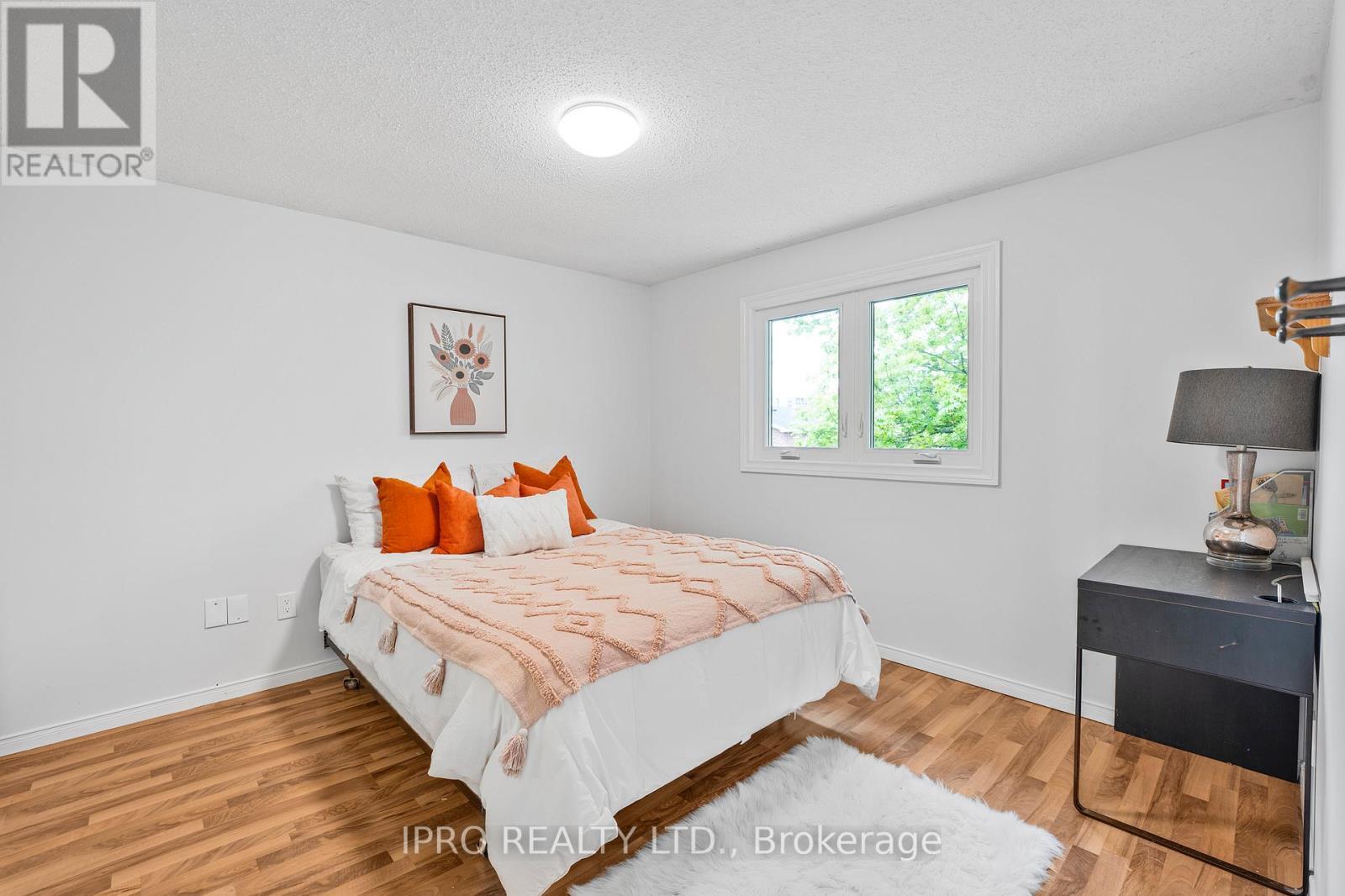 












6811 EDENWOOD DRIVE

,
Mississauga (Meadowvale),




Ontario
L5N3X9

