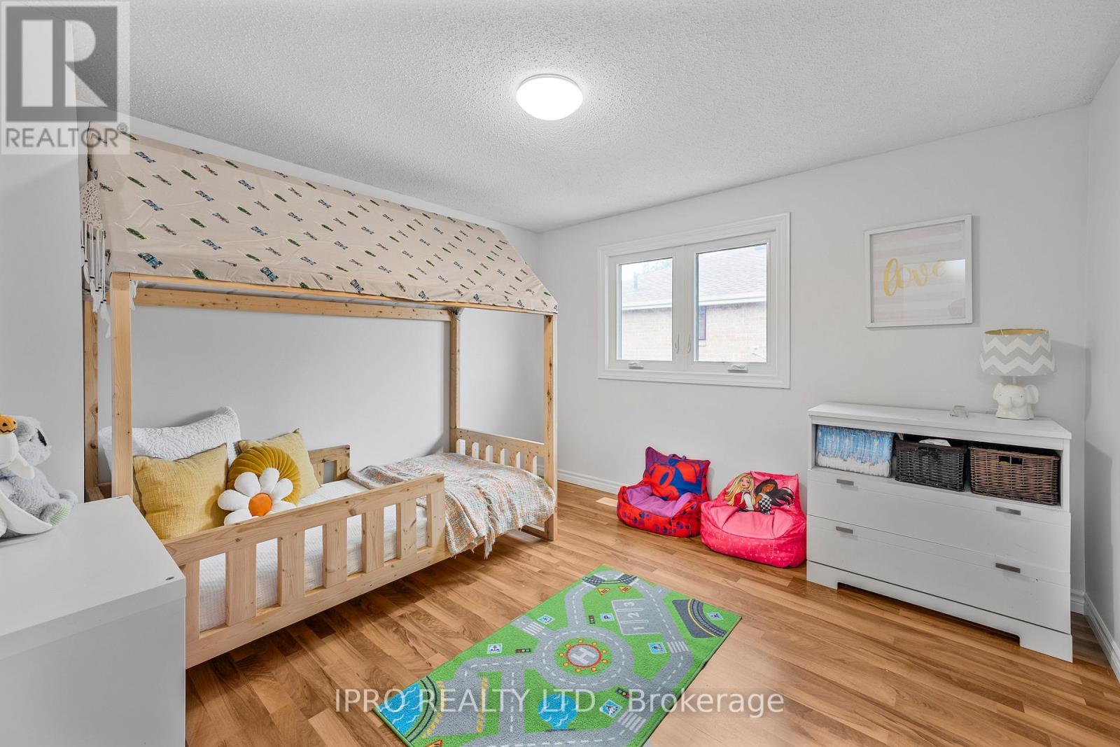 












6811 EDENWOOD DRIVE

,
Mississauga (Meadowvale),




Ontario
L5N3X9

