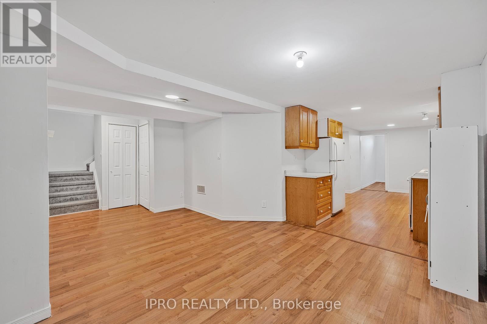 












6811 EDENWOOD DRIVE

,
Mississauga (Meadowvale),




Ontario
L5N3X9

