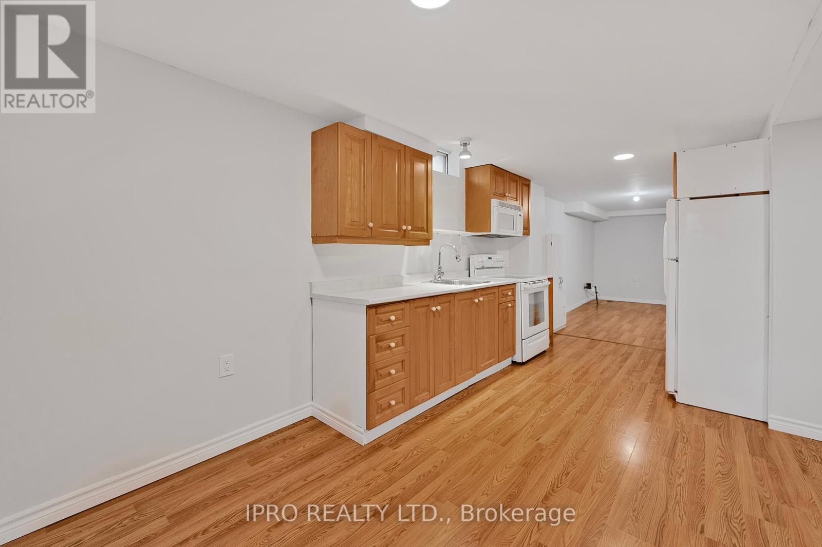 












6811 EDENWOOD DRIVE

,
Mississauga (Meadowvale),




Ontario
L5N3X9

