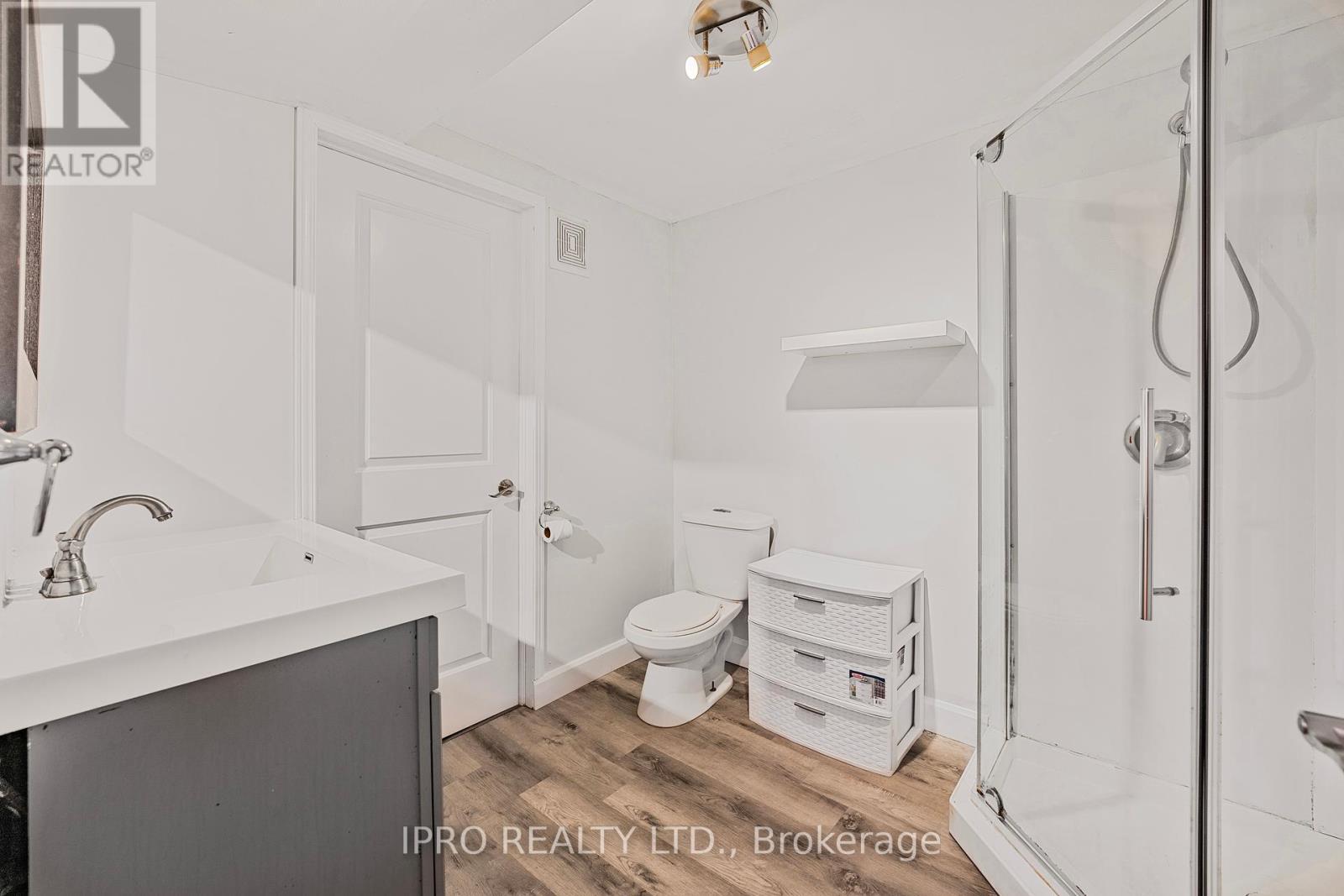 












6811 EDENWOOD DRIVE

,
Mississauga (Meadowvale),




Ontario
L5N3X9

