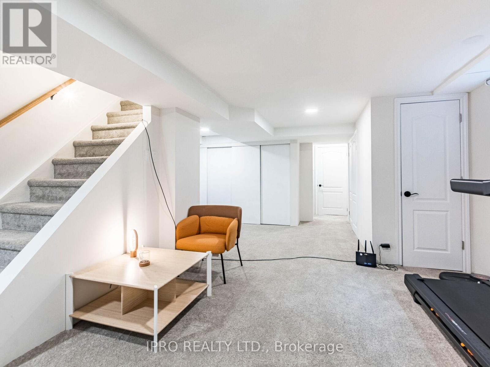 












2564 LUNDIGAN DRIVE

,
Mississauga (Clarkson),




Ontario
L5J3W1

