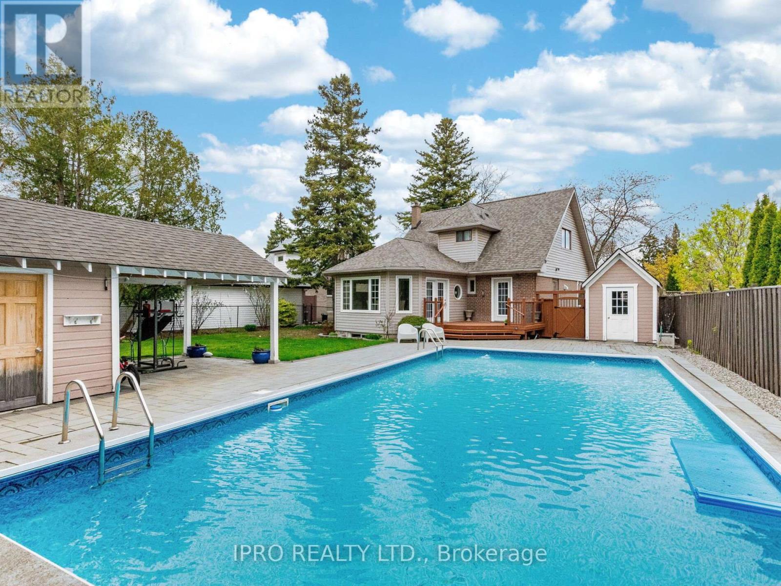 












2564 LUNDIGAN DRIVE

,
Mississauga (Clarkson),




Ontario
L5J3W1

