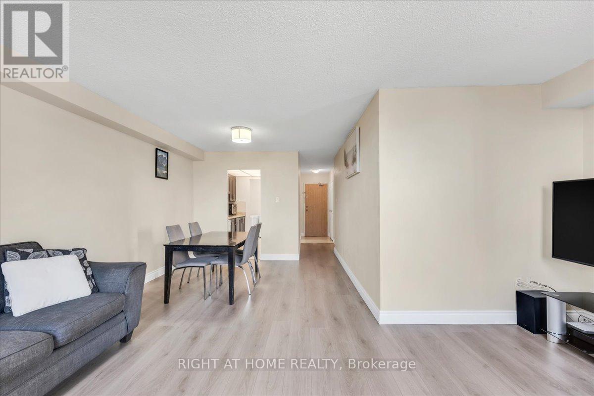 












412 - 4 LISA STREET

,
Brampton (Queen Street Corridor),




Ontario
L6T4B6

