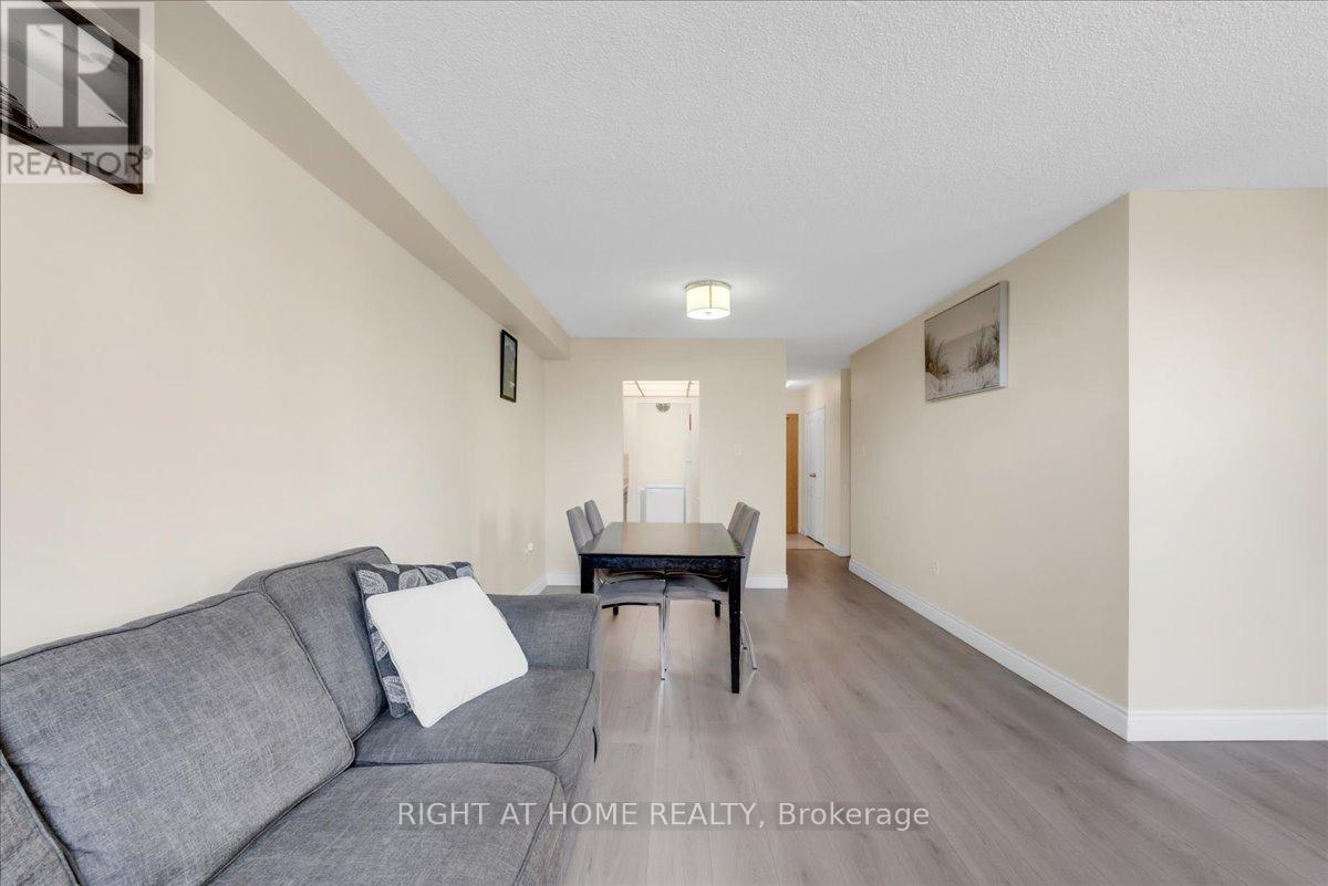 












412 - 4 LISA STREET

,
Brampton (Queen Street Corridor),




Ontario
L6T4B6

