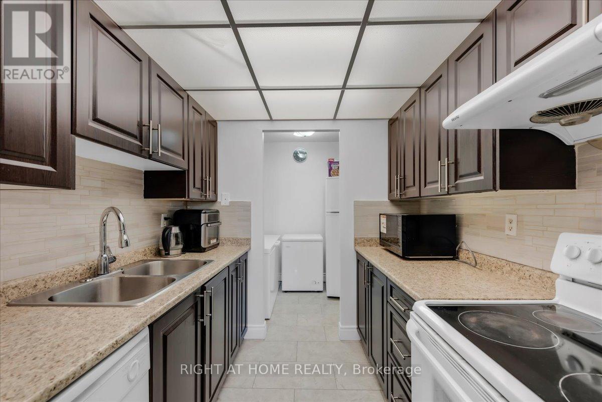 












412 - 4 LISA STREET

,
Brampton (Queen Street Corridor),




Ontario
L6T4B6

