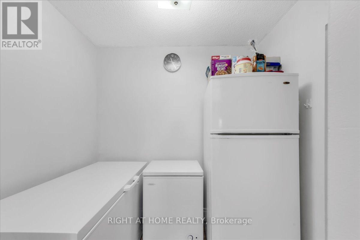 












412 - 4 LISA STREET

,
Brampton (Queen Street Corridor),




Ontario
L6T4B6

