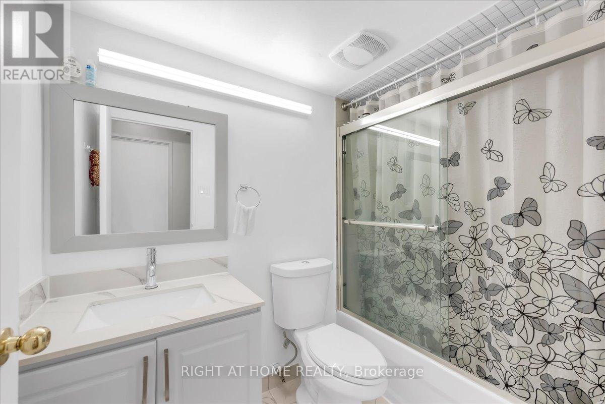 












412 - 4 LISA STREET

,
Brampton (Queen Street Corridor),




Ontario
L6T4B6

