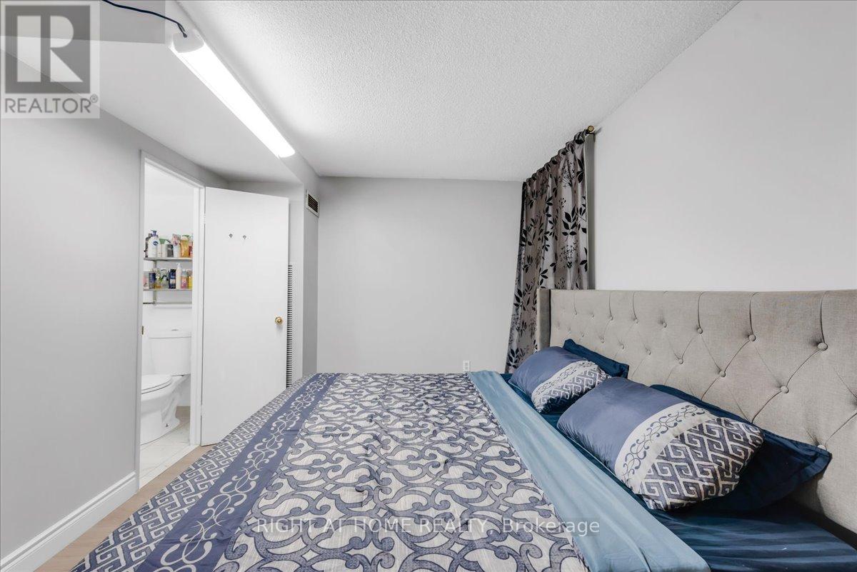 












412 - 4 LISA STREET

,
Brampton (Queen Street Corridor),




Ontario
L6T4B6

