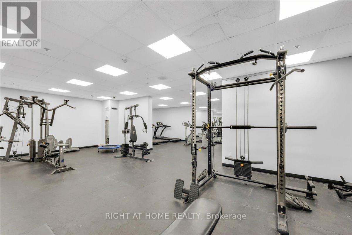 












412 - 4 LISA STREET

,
Brampton (Queen Street Corridor),




Ontario
L6T4B6

