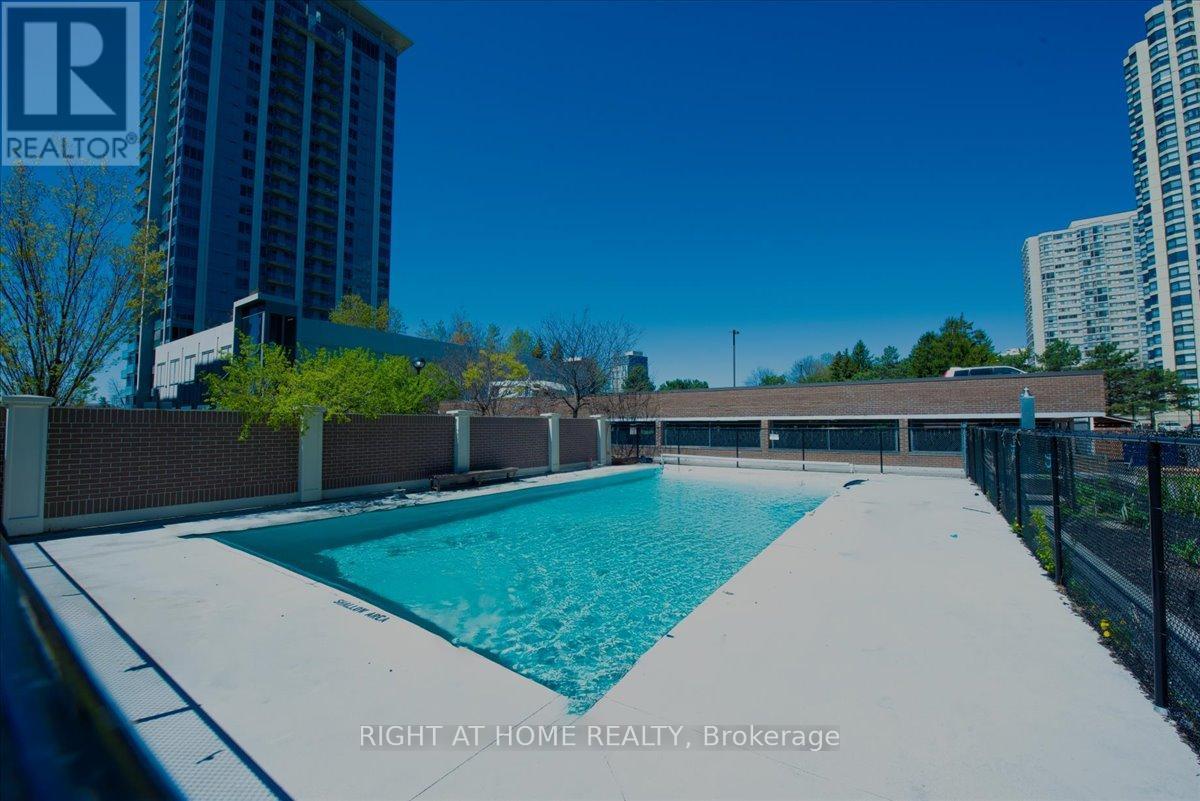 












412 - 4 LISA STREET

,
Brampton (Queen Street Corridor),




Ontario
L6T4B6

