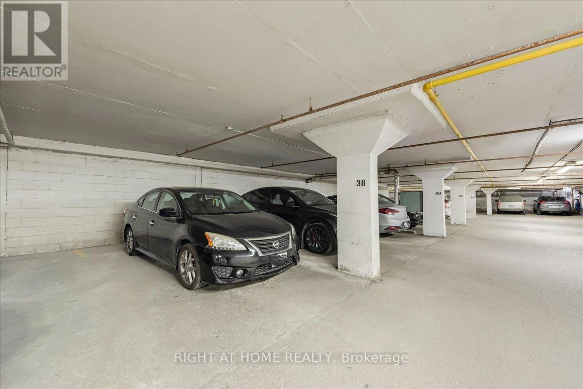 












412 - 4 LISA STREET

,
Brampton (Queen Street Corridor),




Ontario
L6T4B6

