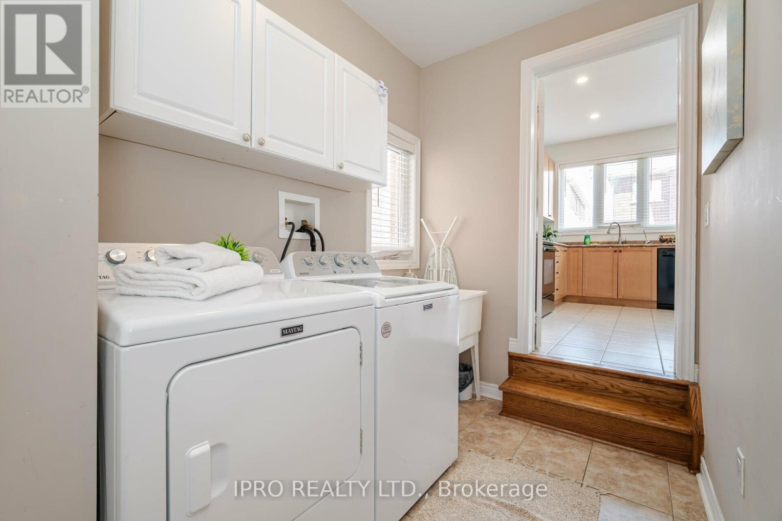 












265 SCOTT BOULEVARD

,
Milton (SC Scott),




Ontario
L9T6Z8

